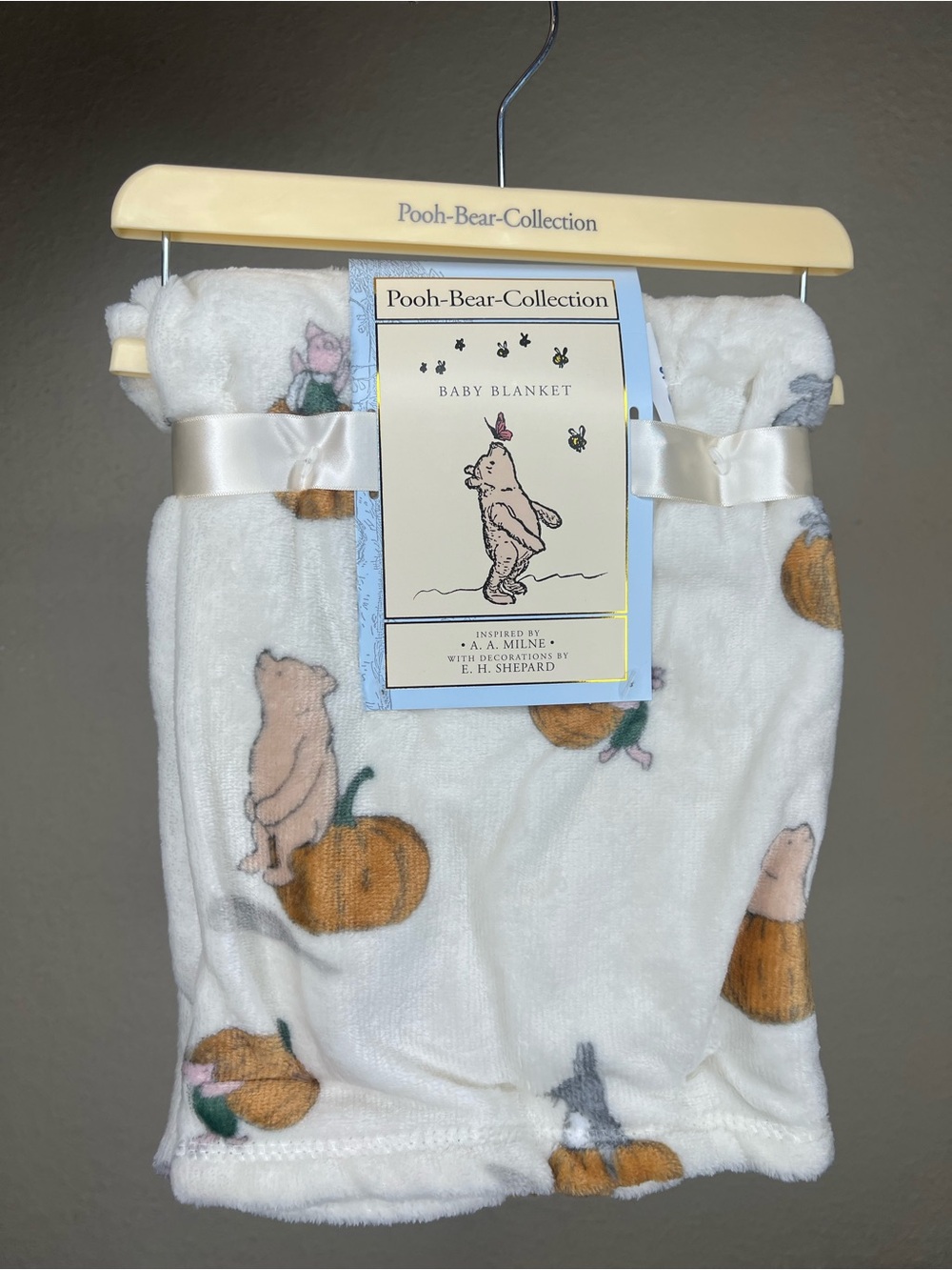 NEW Pooh Bear Collection Winnie the Pooh Fall Pumpkins Baby Blanket
